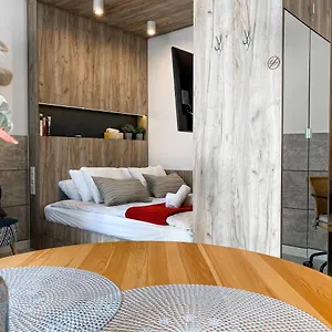  Апартаменты Beautiful For Couples With Air Conditioning - Old Town & Main Station